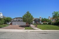 Building Photo - 1142 Earlham Ct