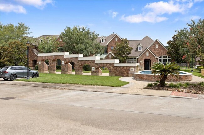 Building Photo - 17811 Skyline Arbor Terrace