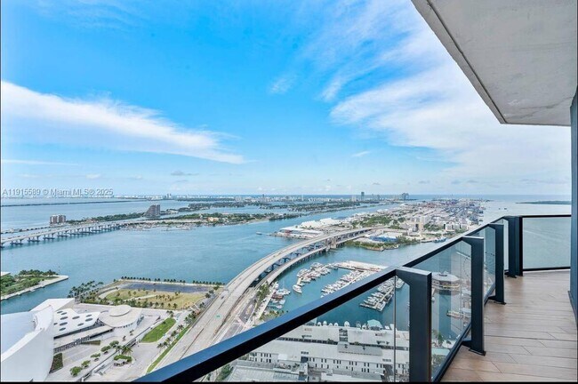 Building Photo - 398 NE 5th St