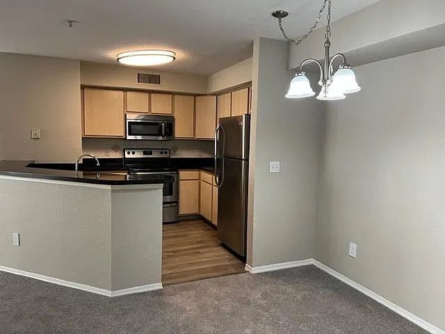 Building Photo - 831 Camargo Way