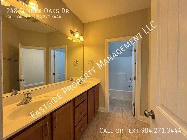Building Photo - 248 Turner Oaks Dr