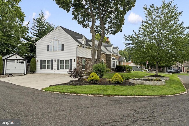 Building Photo - 79 Manor Cir