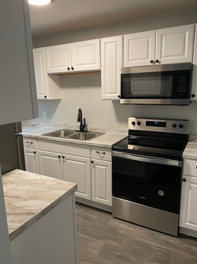 Building Photo - 3415 Gilmer Ct., Apt. B