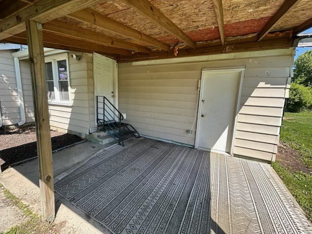 Building Photo - 3247 Clover Dr