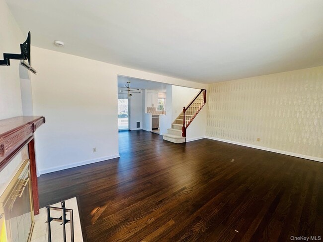 Building Photo - 11 W Glen Ave