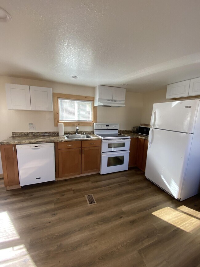 Building Photo - 50 Parkers Creek Ln