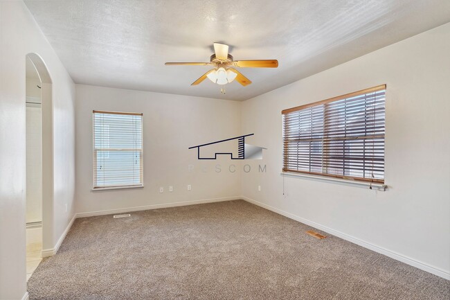 Building Photo - Well Maintained South Ogden 3 Bedroom Home!