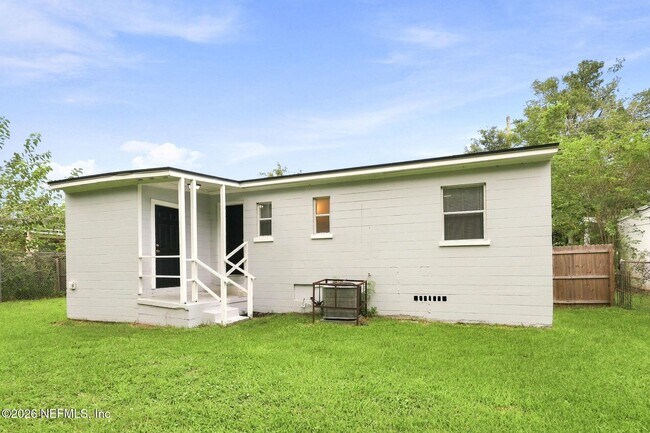 Building Photo - 6132 Ardisia Rd W