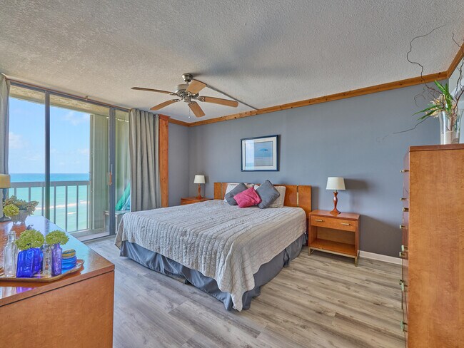 Building Photo - 10600 S Ocean Dr
