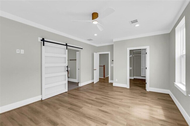 Building Photo - 602 W 28th St
