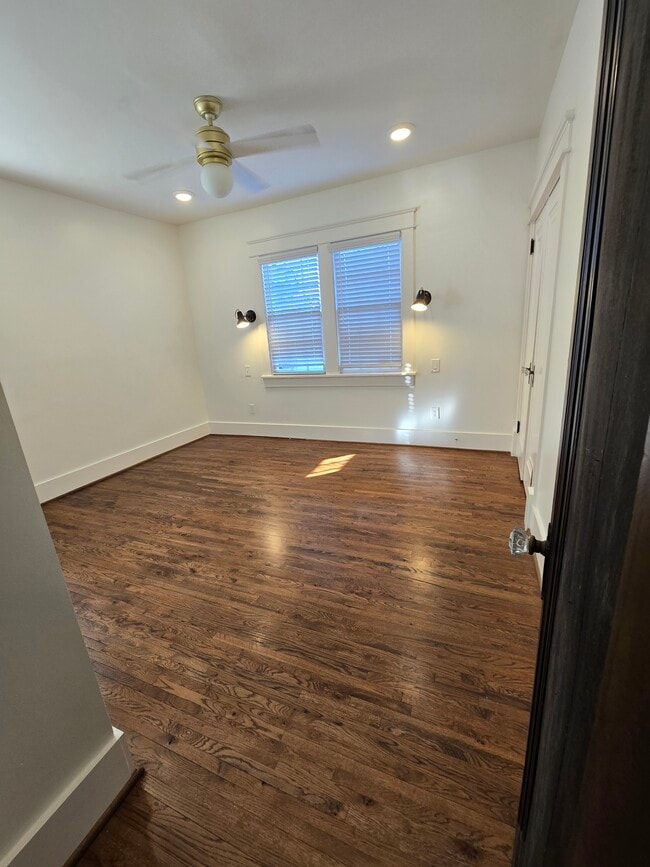 Building Photo - 1514 Sweetbriar Ave