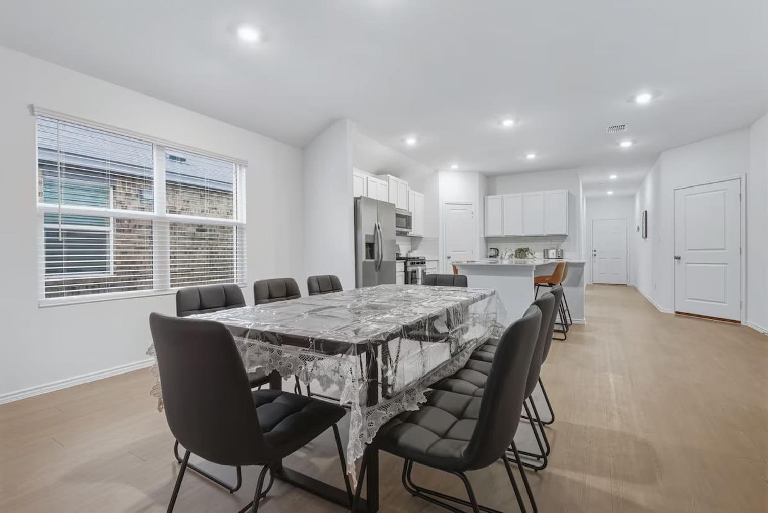 Building Photo - 591 Sormonne Lp