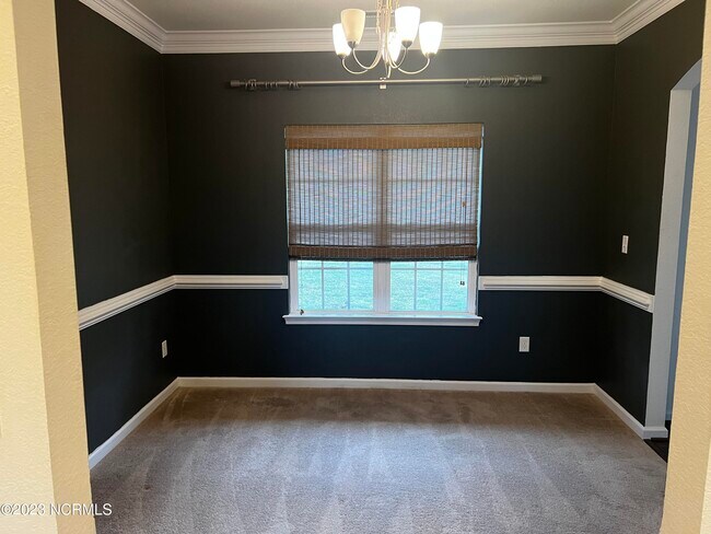 Building Photo - 101 E Point Estates Ct