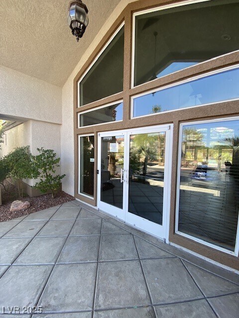 Building Photo - 2305 W Horizon Ridge Pkwy