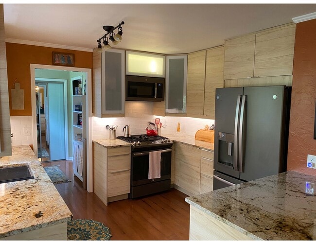 Building Photo - 2406 Spaulding Cir
