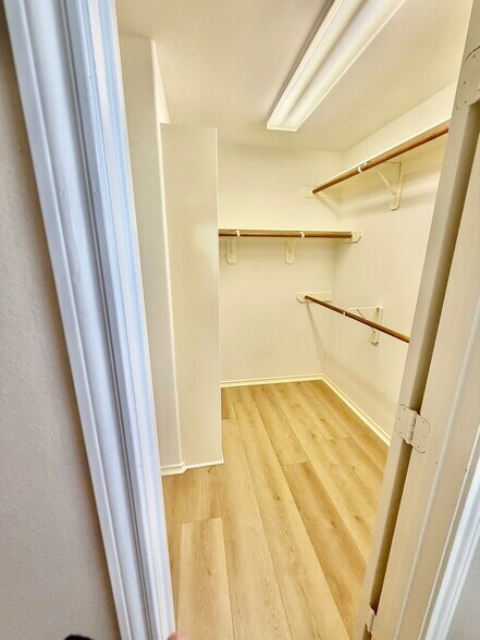 Building Photo - 6312 Stoney Creek Dr