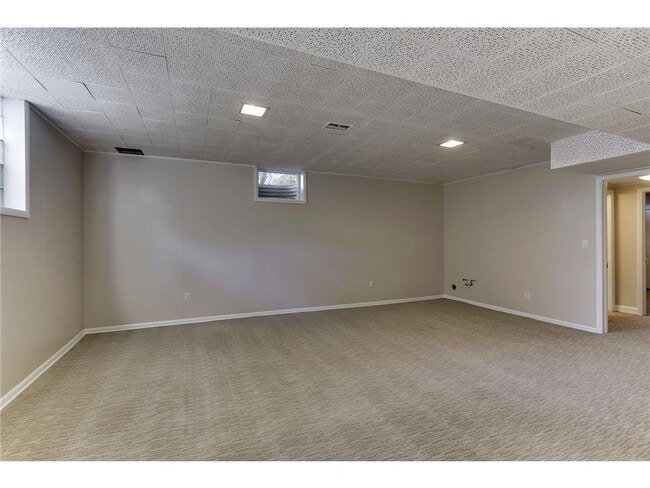 Building Photo - 4222 Basswood Rd