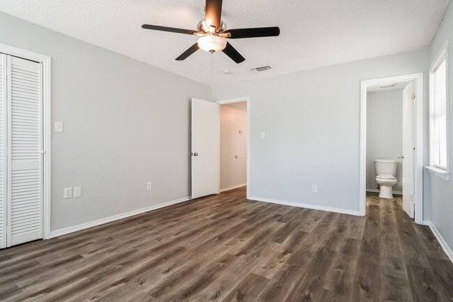 Building Photo - 4 BR/2BA | Updated Single Family Home | Gorgeous hardwoods | Storage attic!