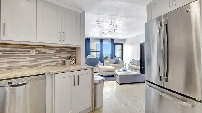 Building Photo - 3800 Galt Ocean Dr