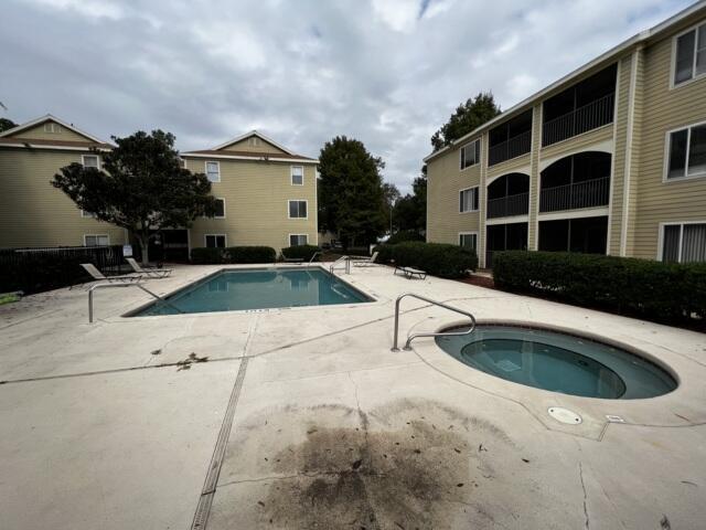 Building Photo - 3800 SW 20th Ave