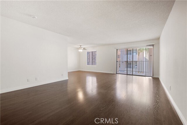 Building Photo - 433 S Manhattan Pl