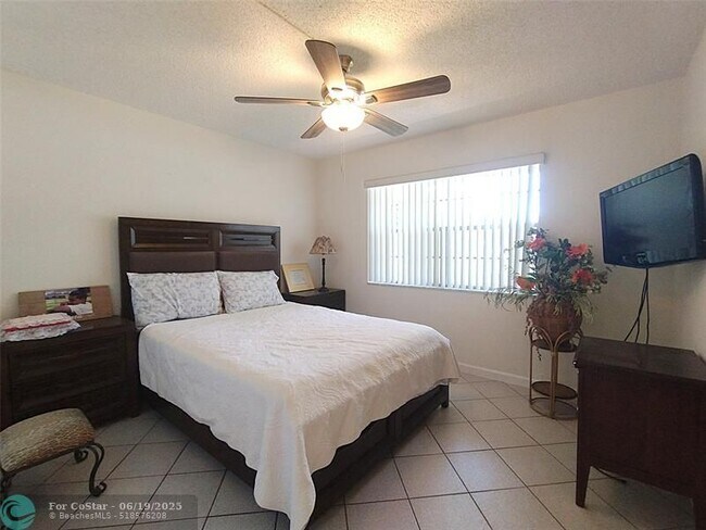 Building Photo - 4502 Martinique Way