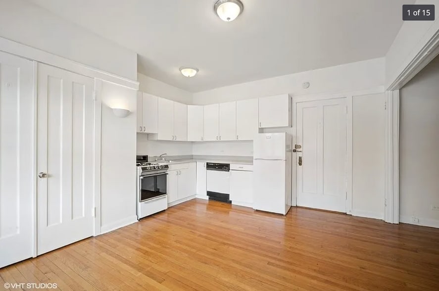 Primary Photo - 820 W Waveland Ave