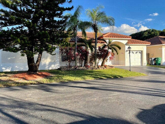 Building Photo - 5773 NW 99th Ave