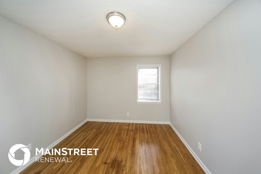 Building Photo - 4346 Gardenview Dr