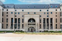 Building Photo - 1005 S Shepherd Dr