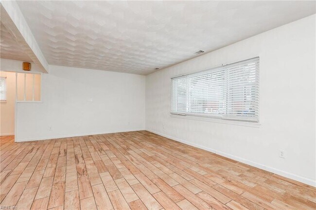 Building Photo - 3257 Yorkborough Way