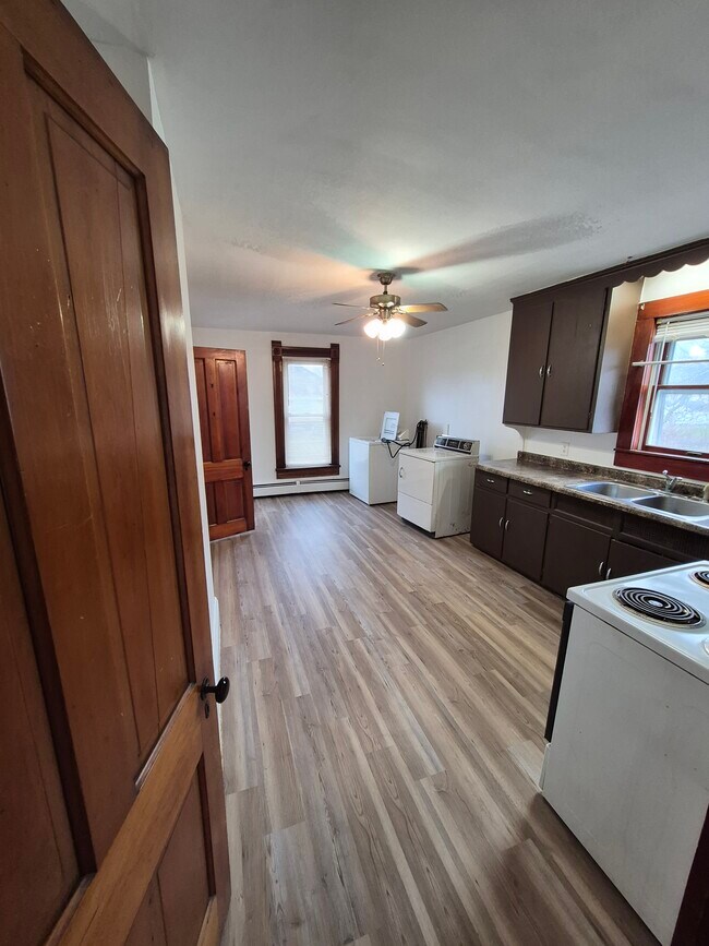 Building Photo - 62 S Gamble St