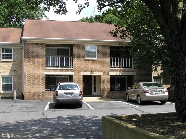 Building Photo - 5817 Cove Landing Rd