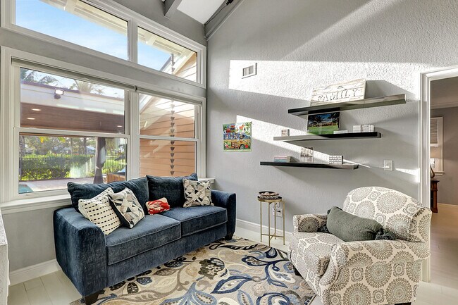 Building Photo - 3271 SE Court Dr