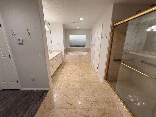Building Photo - Beautiful 3 Bedroom Home in a Gated Community