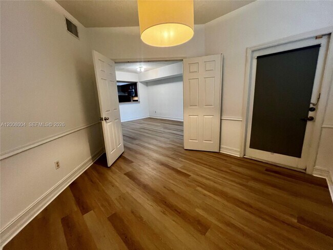 Building Photo - 771 SW 148th Ave