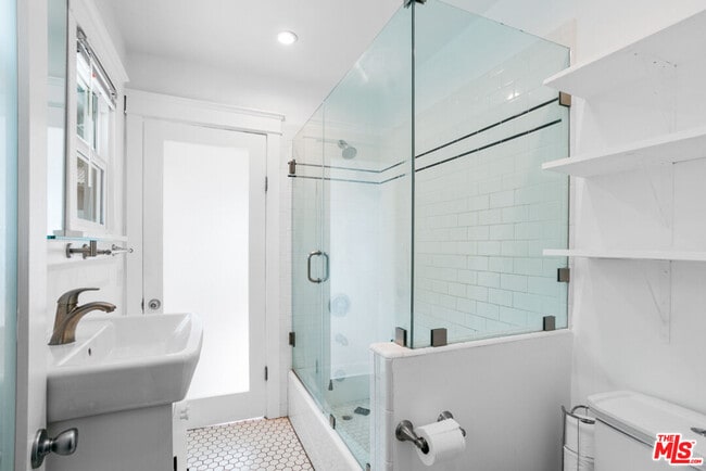 Building Photo - 6217 Poppy Peak Dr