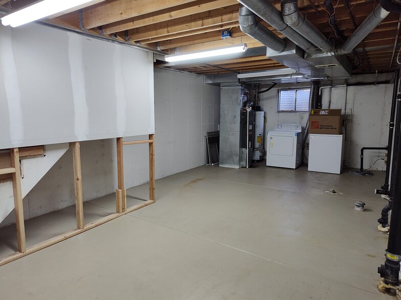 Basement with washer and dryer - 1811 S Quebec Way
