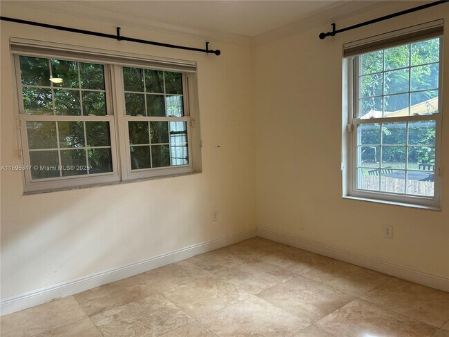 Building Photo - 641 Zamora Ave