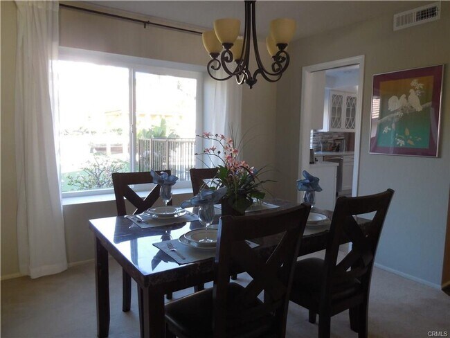 Building Photo - Pool Home 4 Bedroom