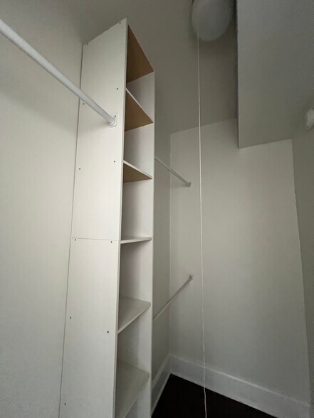 Building Photo - 1828 S 58th Ave