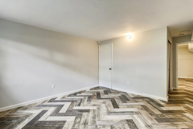 Building Photo - 3/3 Beautiful Contemporary Home in Greenwich Forest