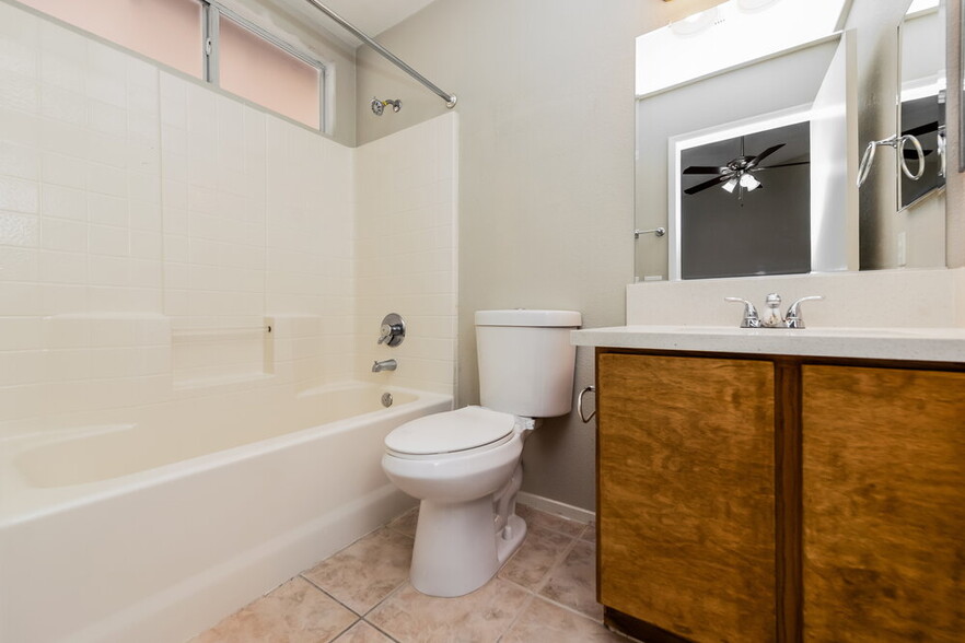 Building Photo - 3008 Silver Canyon Ln