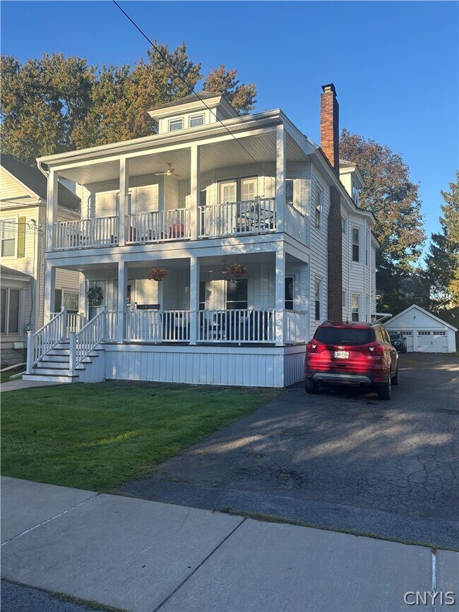 Building Photo - 126 Shotwell Park