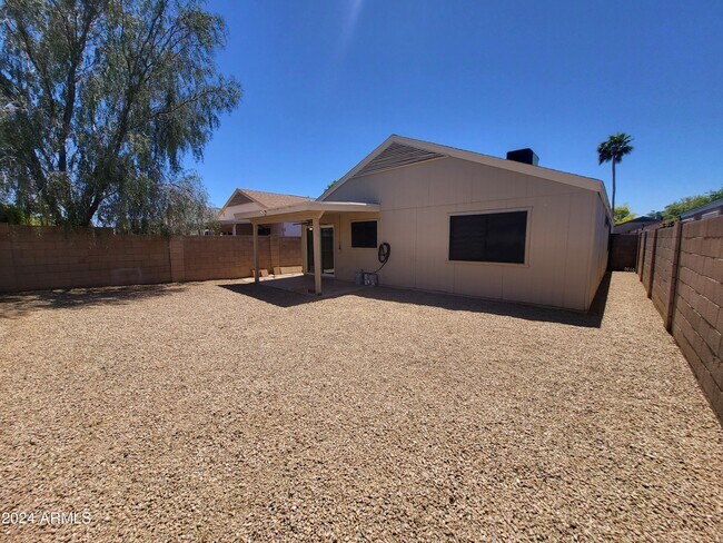Building Photo - 2874 W Muriel Dr