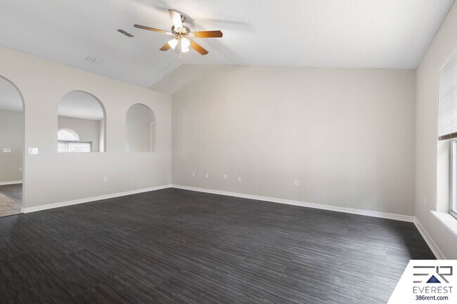 Building Photo - 13 Ryberry Dr