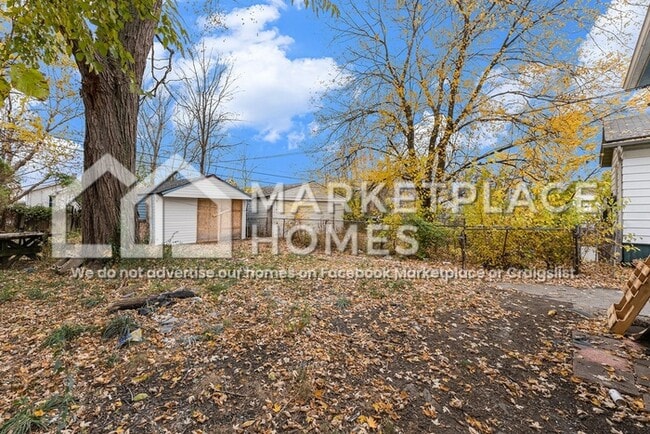 Building Photo - 6065 Plainview Ave