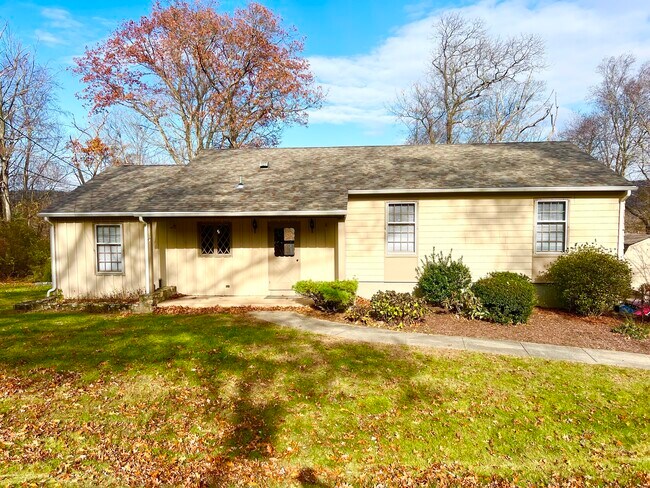 Building Photo - 524 Saybrook Rd