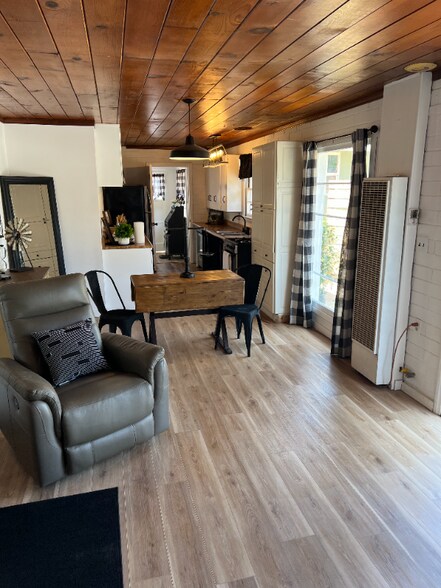 Building Photo - 33574 Washington Dr