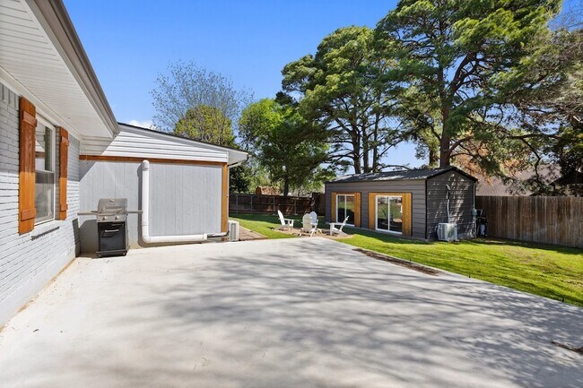 Building Photo - 3612 Grandview Dr